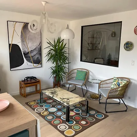 T2bis Saint Charles Apartman *